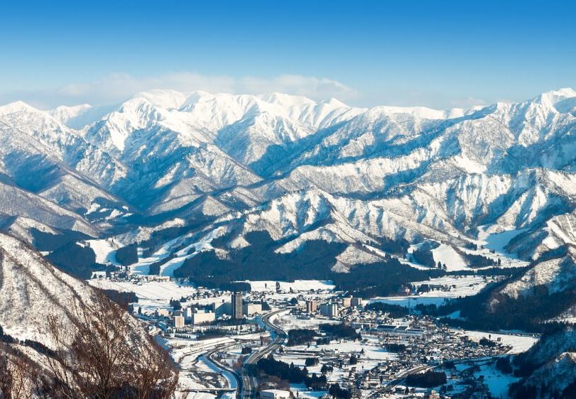 民泊新法施行控え、リゾートマンションでの民泊開業に町が制限要望。新潟県湯沢町