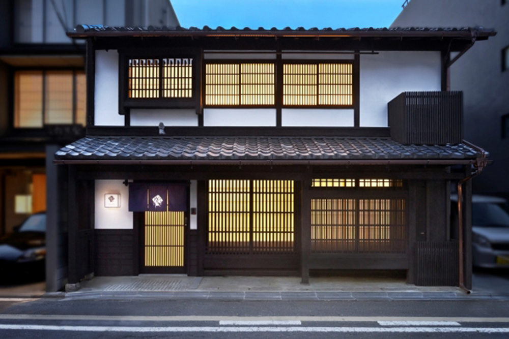 ワコール、京都・御所南エリアに京町家をリノベーションした宿泊施設『京の温所 麩屋町二条(ふやちょうにじょう)』を開業