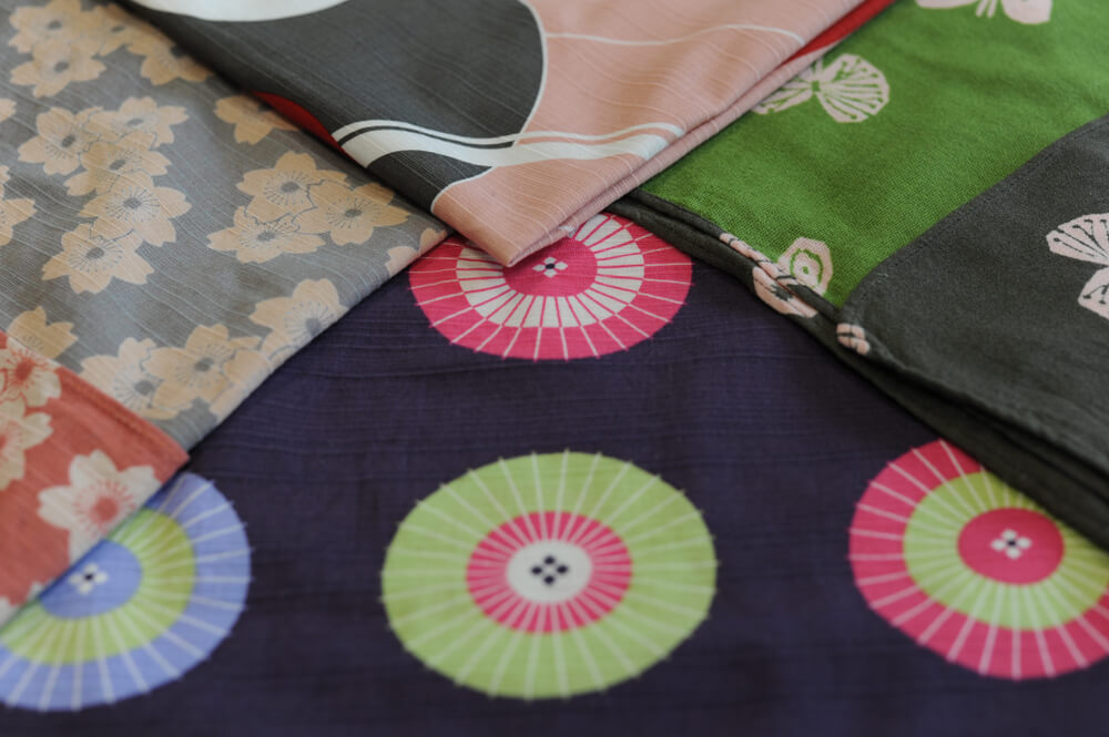 内装に風呂敷を120枚使用した日本文化体験型民泊『FUROSHIKI』が大阪・日本橋に開業